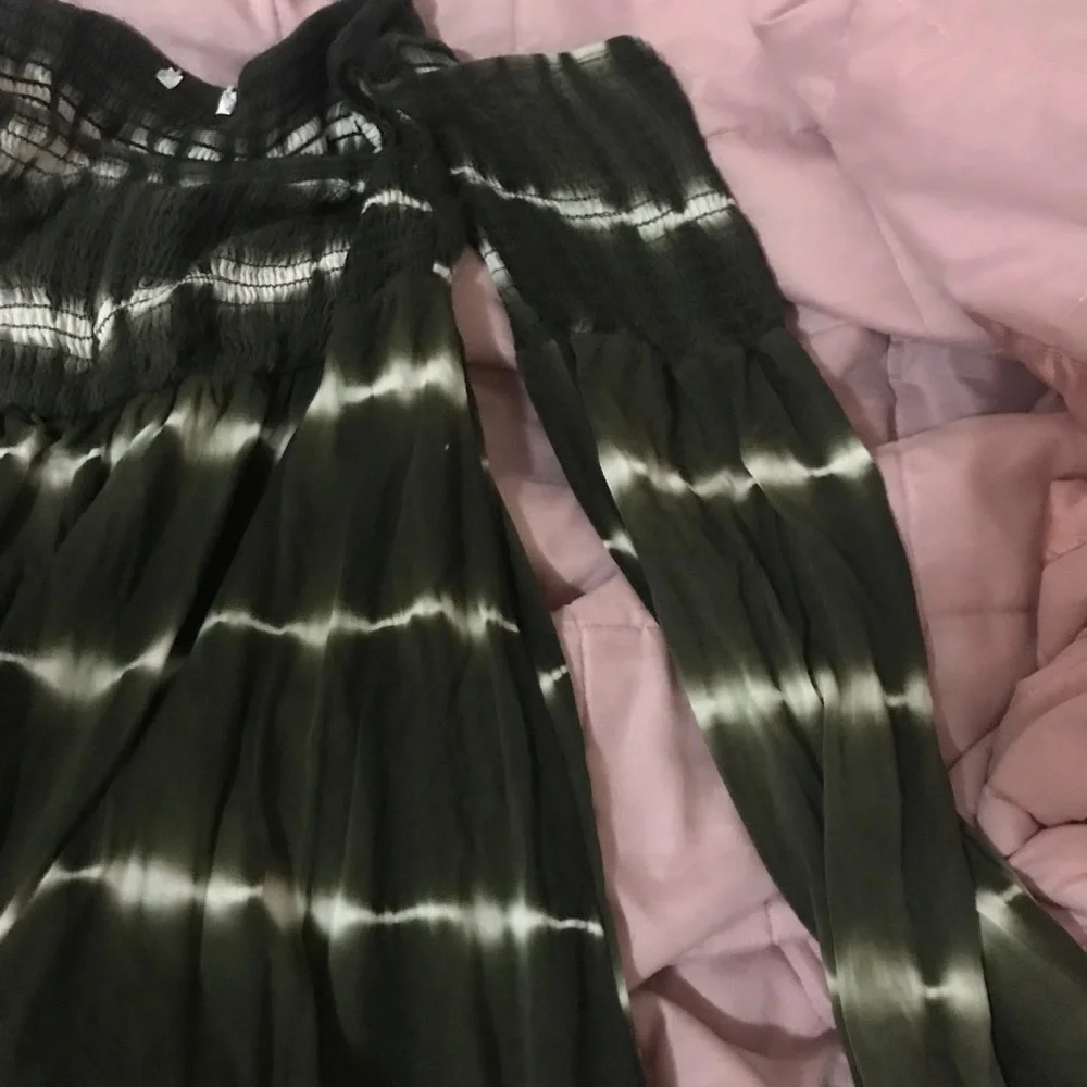 Green romper. - Picture 5 of 6